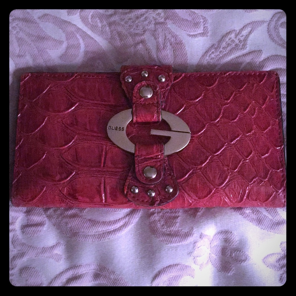 GUESS wallet!